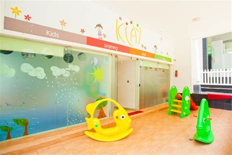 klay play school.